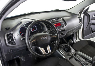 Подержанный автомобиль Kia Sportage 2014 года (9 фото)