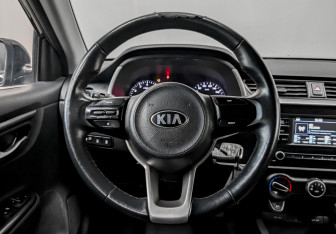 Подержанный автомобиль Kia Rio Hatchback 2021 года (21 фото)