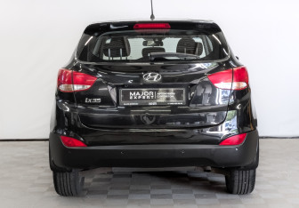 Подержанный автомобиль Hyundai ix35 2013 года (6 фото)
