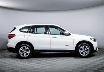 Подержанный автомобиль BMW X1 2016 года (4 фото)