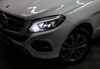 Подержанный автомобиль Mercedes-Benz GLE 2015 года (27 фото)