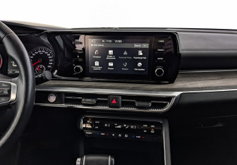 Подержанный автомобиль Kia K5 2021 года (17 фото)