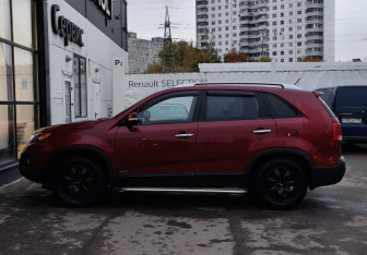 Подержанный автомобиль Kia Sorento 2009 года (8 фото)
