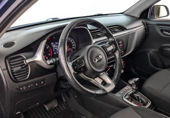Подержанный автомобиль Kia Rio Hatchback 2021 года (14 фото)