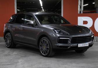 Подержанный автомобиль Porsche Cayenne 2019 года (3 фото)