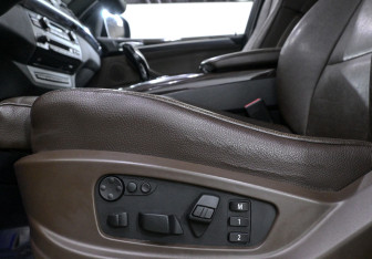 Подержанный автомобиль BMW X5 2009 года (16 фото)