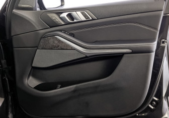 Подержанный автомобиль BMW X5 2018 года (25 фото)