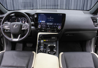 Подержанный автомобиль Lexus NX 2023 года (14 фото)