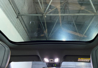 Подержанный автомобиль Changan UNI-V 2023 года (20 фото)