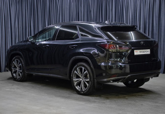 Подержанный автомобиль Lexus RX 2020 года (7 фото)