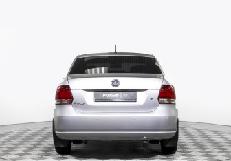 Подержанный автомобиль Volkswagen Polo Sedan 2012 года (6 фото)