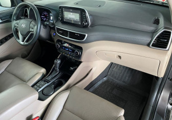 Подержанный автомобиль Hyundai Tucson 2019 года (11 фото)