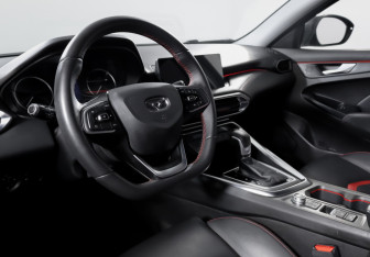 Подержанный автомобиль Kaiyi E5 2023 года (14 фото)