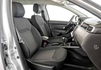 Подержанный автомобиль Renault Duster 2021 года (23 фото)