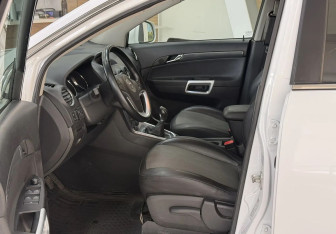 Подержанный автомобиль Opel Antara 2012 года (8 фото)