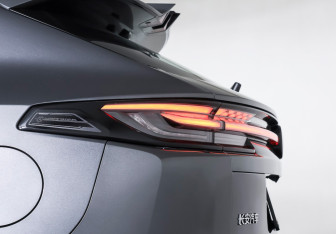 Подержанный автомобиль Changan UNI-K 2023 года (29 фото)