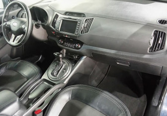 Подержанный автомобиль Kia Sportage 2011 года (9 фото)