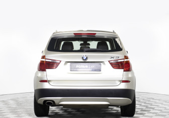 Подержанный автомобиль BMW X3 2013 года (6 фото)