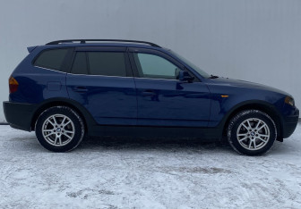 Подержанный автомобиль BMW X3 2004 года (4 фото)