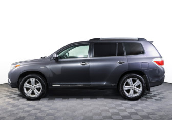 Подержанный автомобиль Toyota Highlander 2011 года (8 фото)