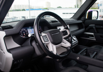 Подержанный автомобиль Land Rover Defender Suv 2020 года (23 фото)