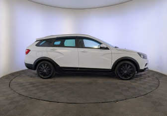 Подержанный автомобиль LADA (ВАЗ) Vesta Wagon 2019 года (4 фото)