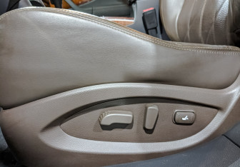 Подержанный автомобиль Infiniti QX70 2014 года (29 фото)