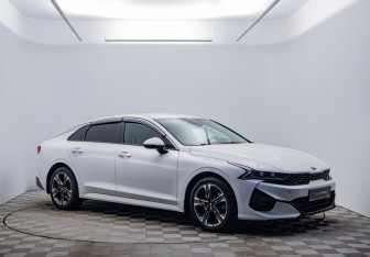 Подержанный автомобиль Kia K5 2021 года (3 фото)