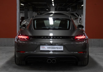 Подержанный автомобиль Porsche Cayman 2020 года (6 фото)