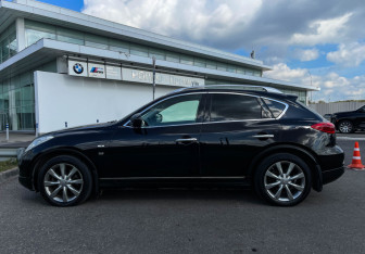Подержанный автомобиль Infiniti QX50 2013 года (8 фото)