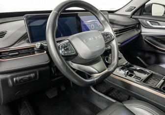 Подержанный автомобиль Exeed LX 2023 года (13 фото)