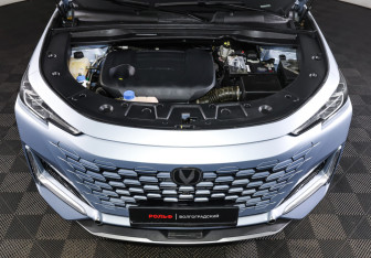 Подержанный автомобиль Changan UNI-K 2023 года (9 фото)