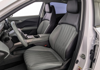 Подержанный автомобиль Changan Lamore 2023 года (20 фото)