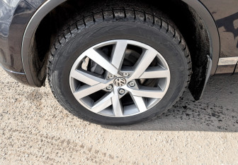 Подержанный автомобиль Volkswagen Touareg 2013 года (18 фото)