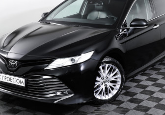 Подержанный автомобиль Toyota Camry Sedan 2019 года (24 фото)