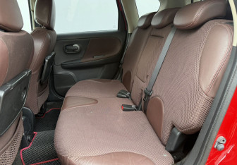 Подержанный автомобиль Nissan Note 2008 года (11 фото)