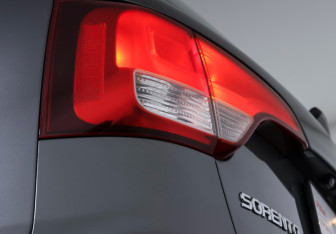 Подержанный автомобиль Kia Sorento 2013 года (19 фото)