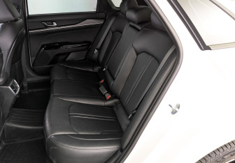 Подержанный автомобиль Kia K5 2021 года (18 фото)