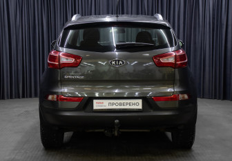 Подержанный автомобиль Kia Sportage 2012 года (6 фото)