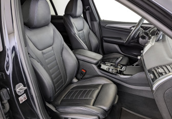 Подержанный автомобиль BMW X4 2021 года (24 фото)