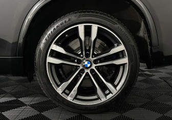 Подержанный автомобиль BMW X5 2014 года (8 фото)