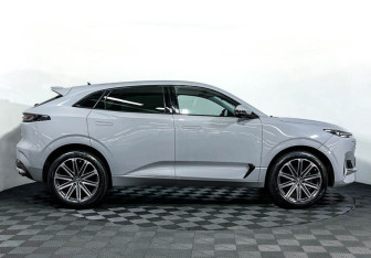 Подержанный автомобиль Changan UNI-K 2023 года (4 фото)