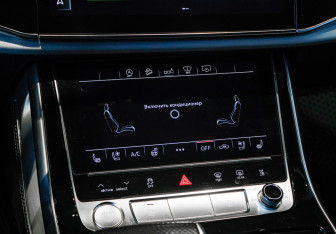 Подержанный автомобиль Audi Q8 2019 года (35 фото)