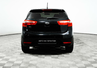 Подержанный автомобиль Kia Rio Hatchback 2012 года (6 фото)