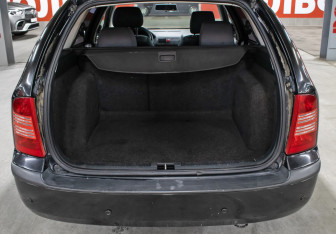 Подержанный автомобиль Skoda Octavia Wagon 2009 года (10 фото)