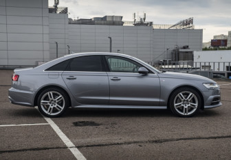 Подержанный автомобиль Audi A6 Sedan 2018 года (4 фото)