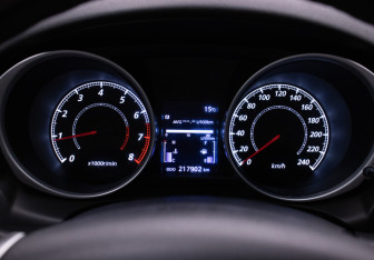 Подержанный автомобиль Mitsubishi ASX 2011 года (12 фото)