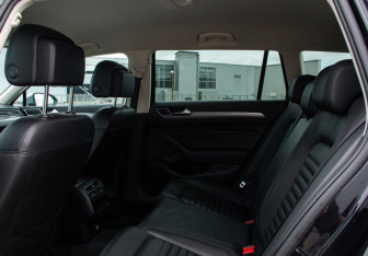 Подержанный автомобиль Volkswagen Passat Wagon 2017 года (11 фото)