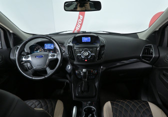 Подержанный автомобиль Ford Kuga 2014 года (8 фото)