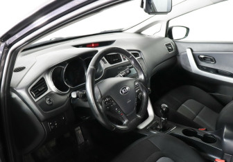 Подержанный автомобиль Kia Ceed Wagon 2014 года (6 фото)